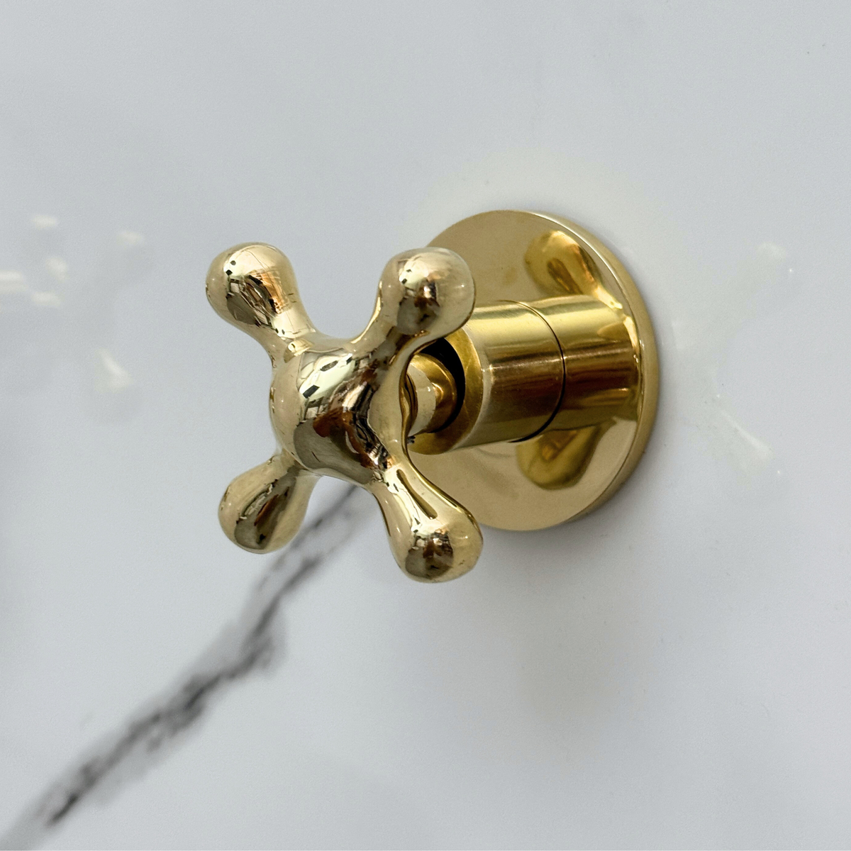 Unlacquered Brass Adjustable Flat Round Rain Shower System — Short arm (UBCSS-007) — detail view 9